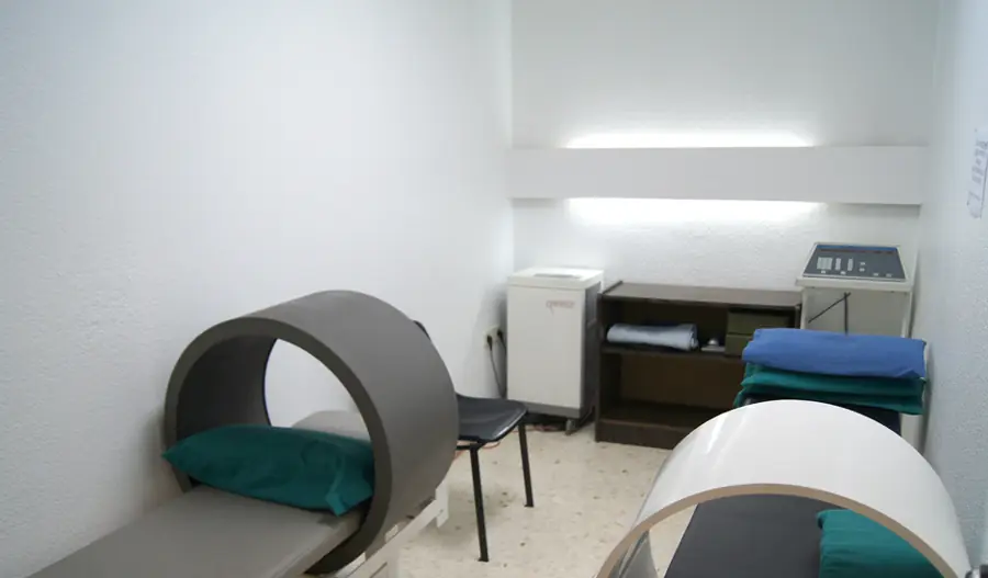 Sala de magnetoterapia con dos equipos